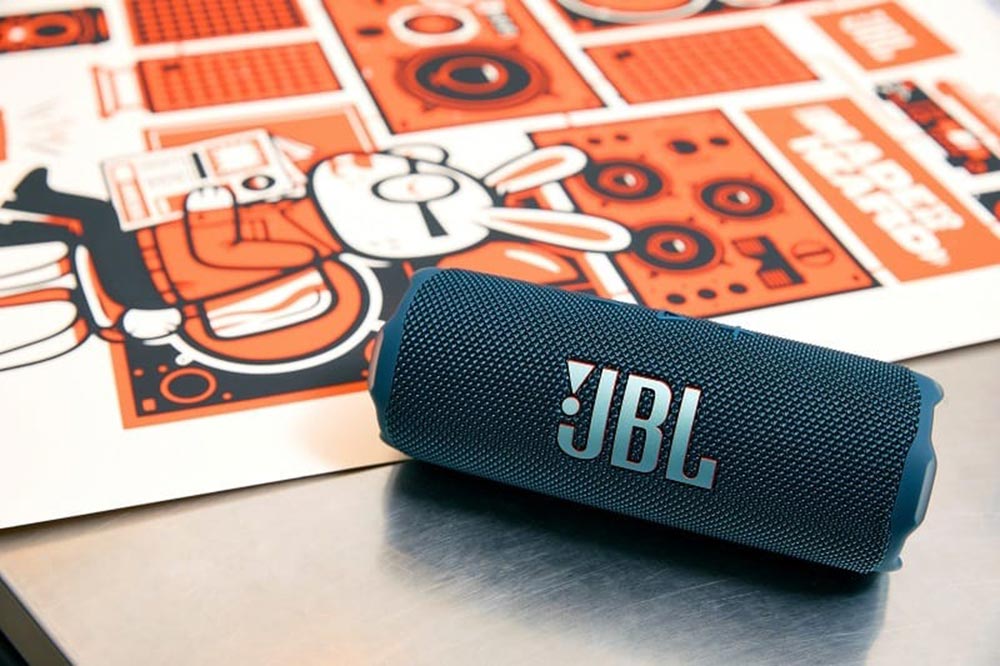 JBL Flip 7 has powerful sound quality and AI technology